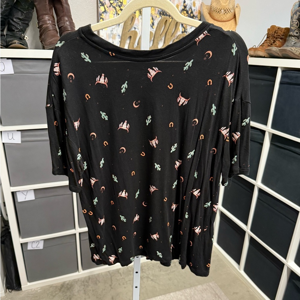 No Boundaries NOBO Black Patterned Western Night Sky Tie Front Women's Top - Picture 3 of 9